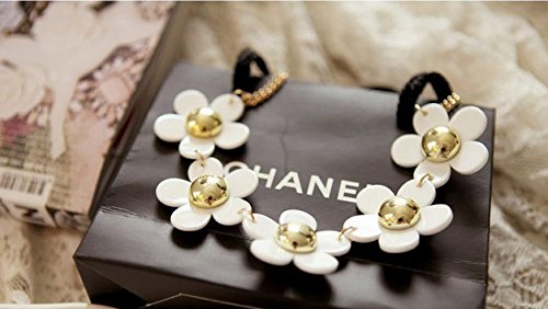 Asma White Colour Flower Shape Alloy Necklace for Women/Girls